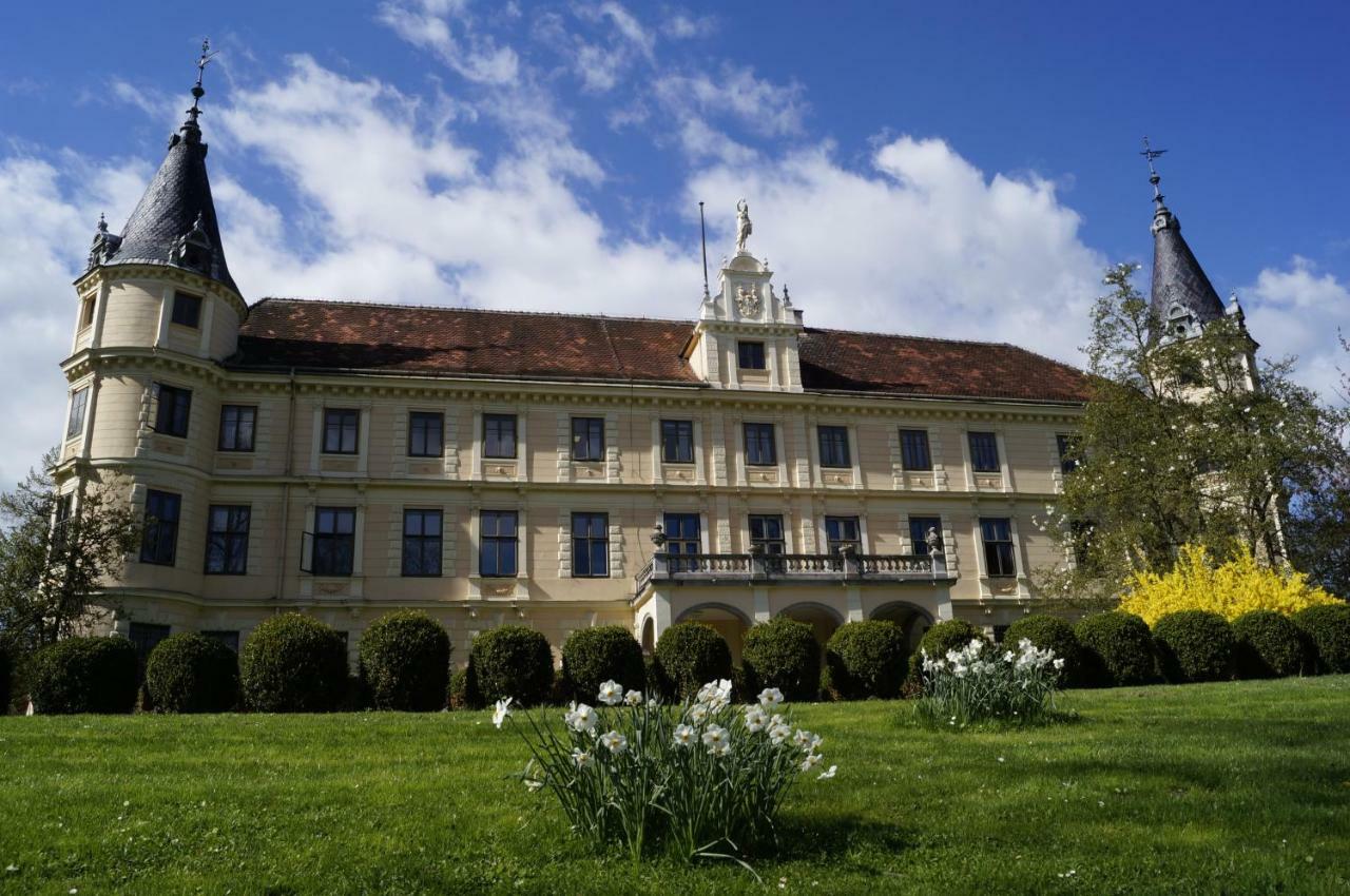 Schloss Puchberg Велс Екстериор снимка